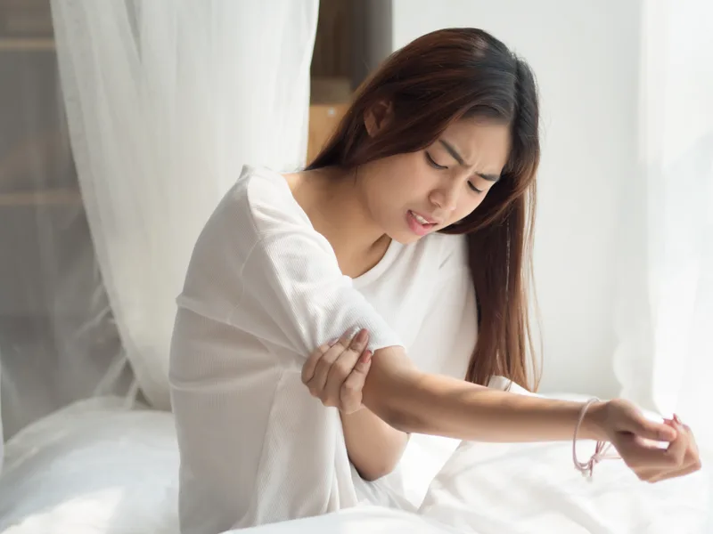 How Care Natural Wellness Center treats elbow pain in Melbourne