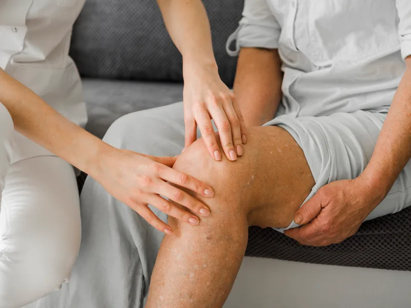 Chiropractic care for knee pain at Care Natural Wellness Center in Melbourne